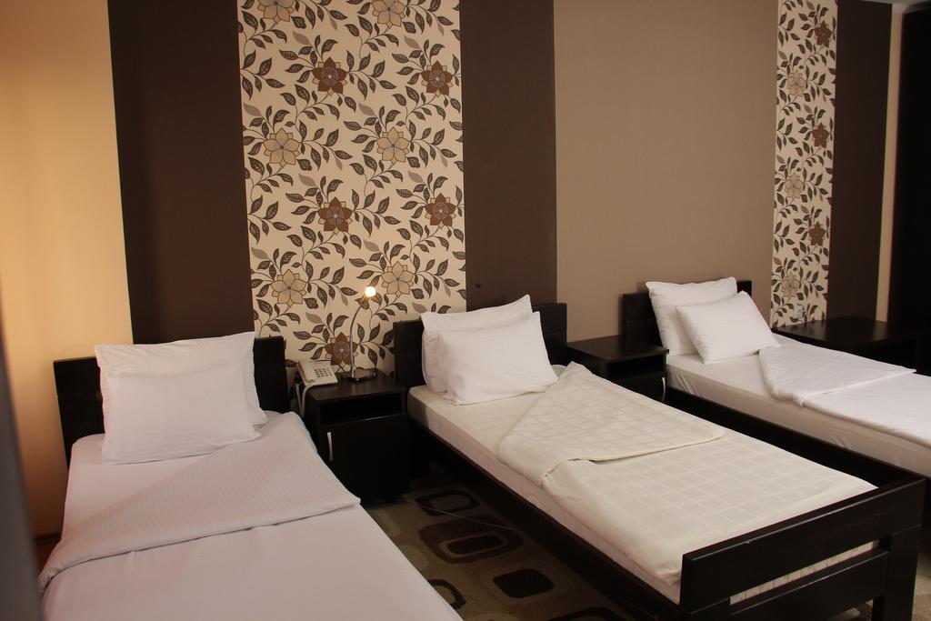 Garni Hotel Rile Men นิส ห้อง รูปภาพ