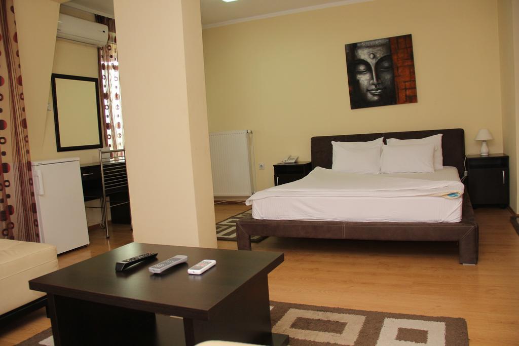 Garni Hotel Rile Men นิส ห้อง รูปภาพ