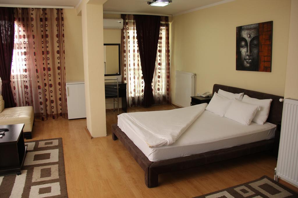 Garni Hotel Rile Men นิส ห้อง รูปภาพ