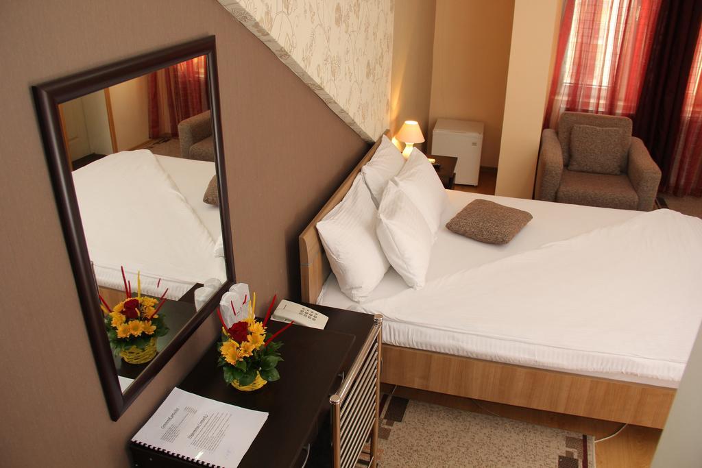 Garni Hotel Rile Men นิส ห้อง รูปภาพ