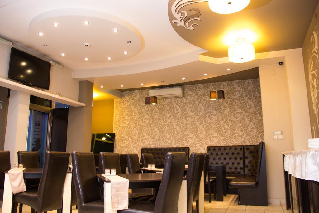 Garni Hotel Rile Men นิส ภายนอก รูปภาพ
