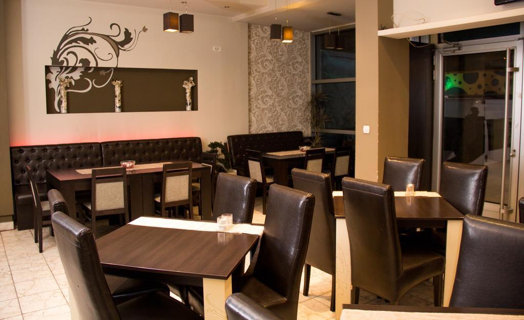 Garni Hotel Rile Men นิส ภายนอก รูปภาพ