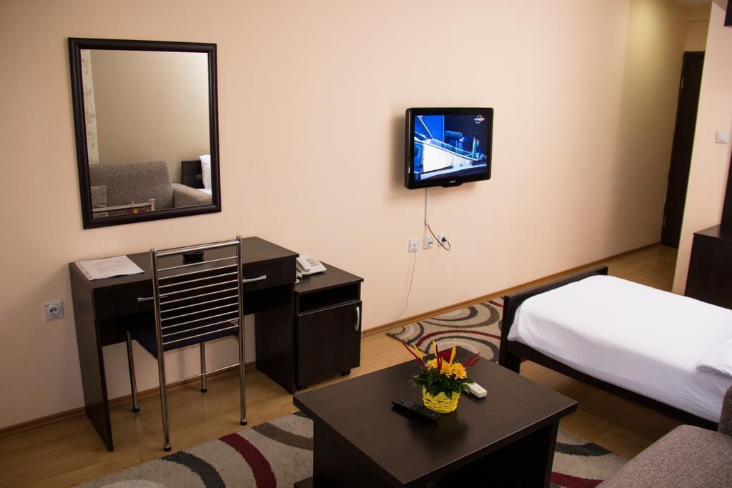Garni Hotel Rile Men นิส ภายนอก รูปภาพ