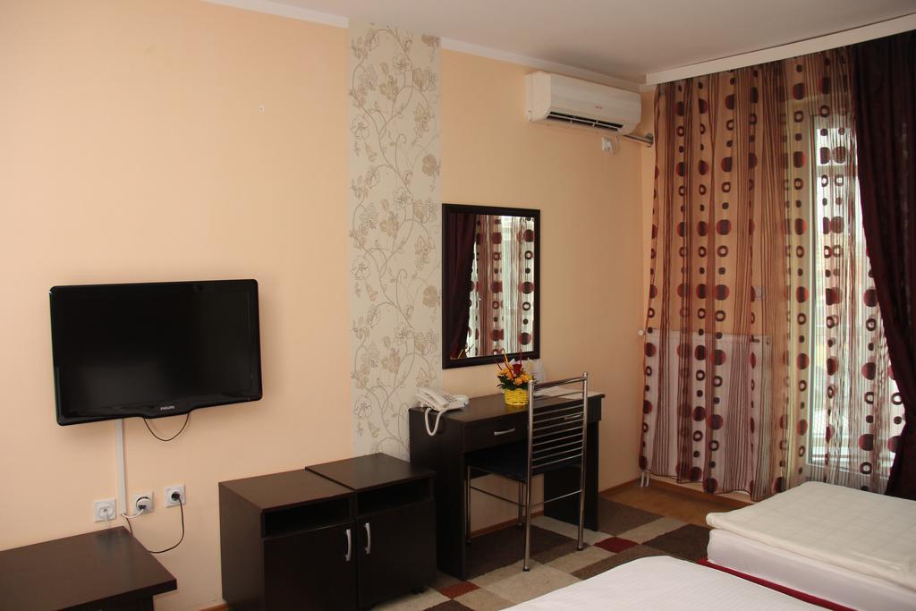Garni Hotel Rile Men นิส ภายนอก รูปภาพ