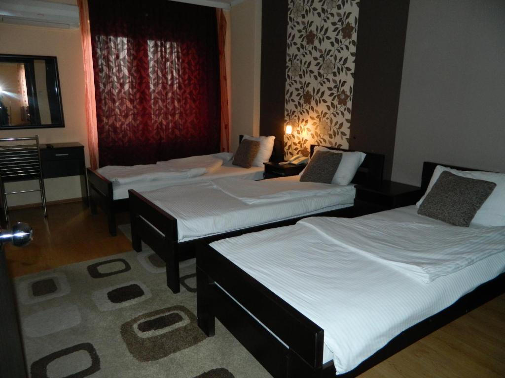 Garni Hotel Rile Men นิส ห้อง รูปภาพ